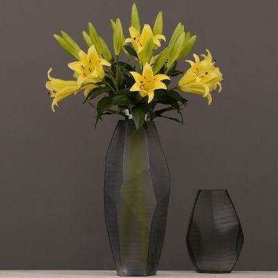 Yiwu Selection imitation artificial flower wholesale PU flower imitation iron gun lily living room table tea table decoration flowers Item Picture