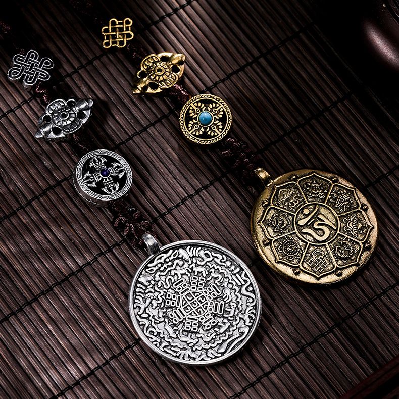OEM processing and customization of jewelry accessories, waist tags, Tibetan ornaments, Nine Palaces and Eight Trigrams tags, Buddhist ritual implements, peace amulets, and car pendants