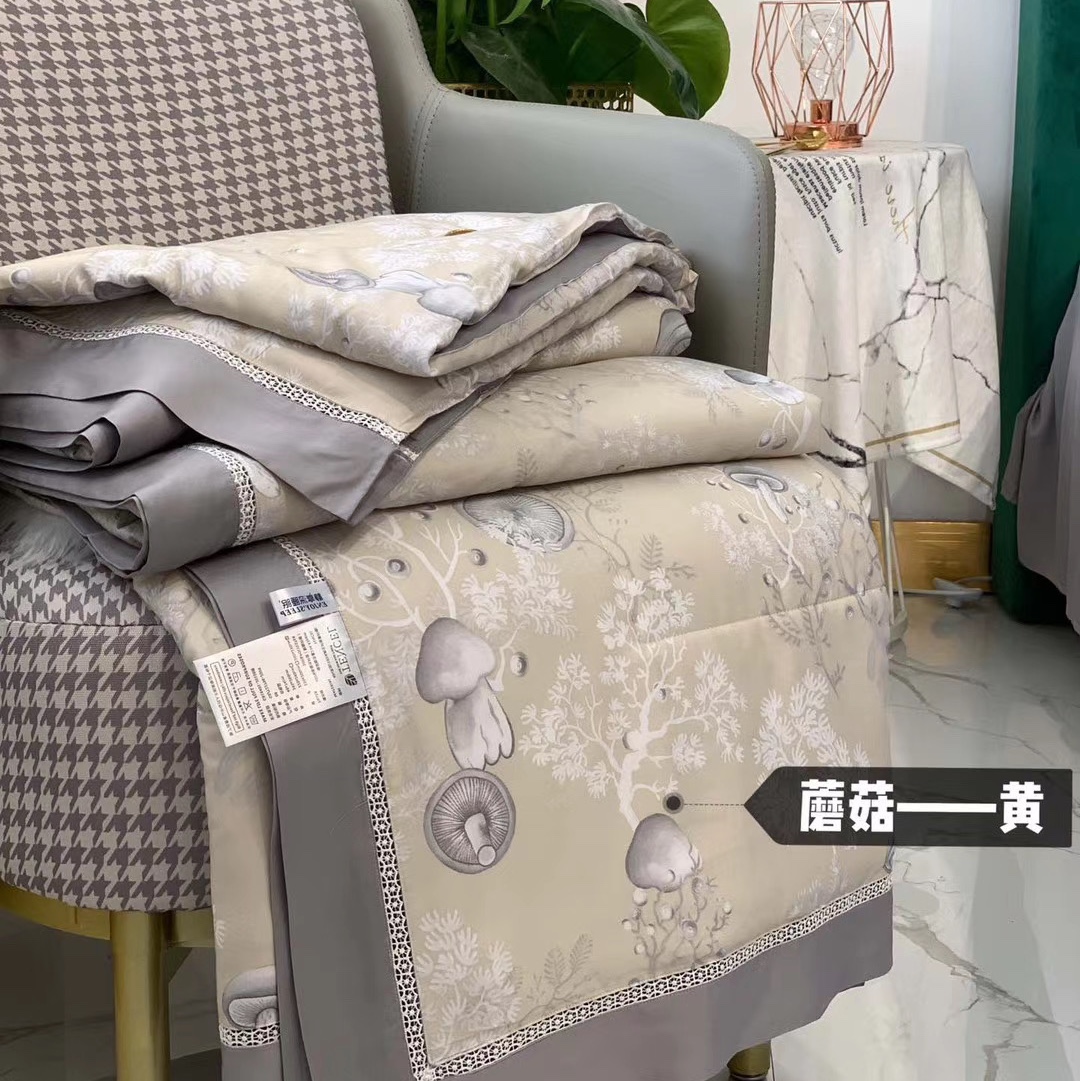 Austrian Tencel Hollowed-out Summer [Specification] Standard 200*230cm, Enlarged 220*240cm, 20 yuan more expensive ⚠ This product supports return and exchange. Good quality goods don't wait for you! Come on, those who understand the goods! Item Picture