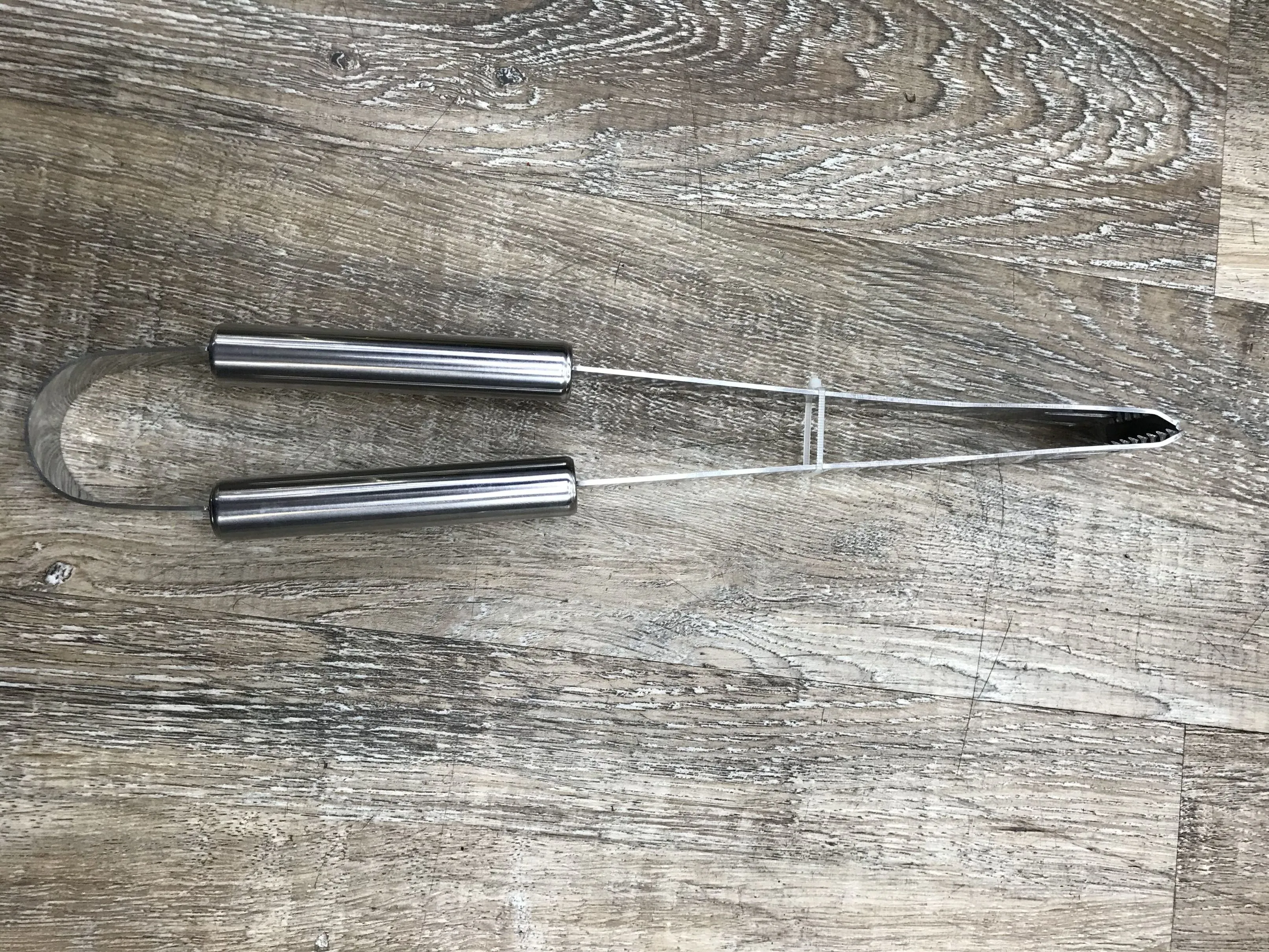 Outdoor household barbecue tools: barbecue spatula, barbecue fork, barbecue tongs, barbecue tool aluminum box three-piece set detail image 3