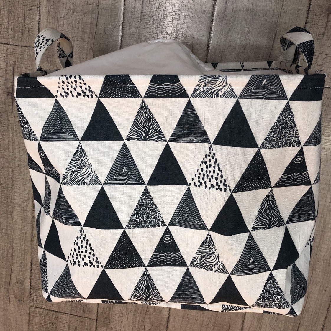 中号带束口方桶收纳 白底三角花纹
