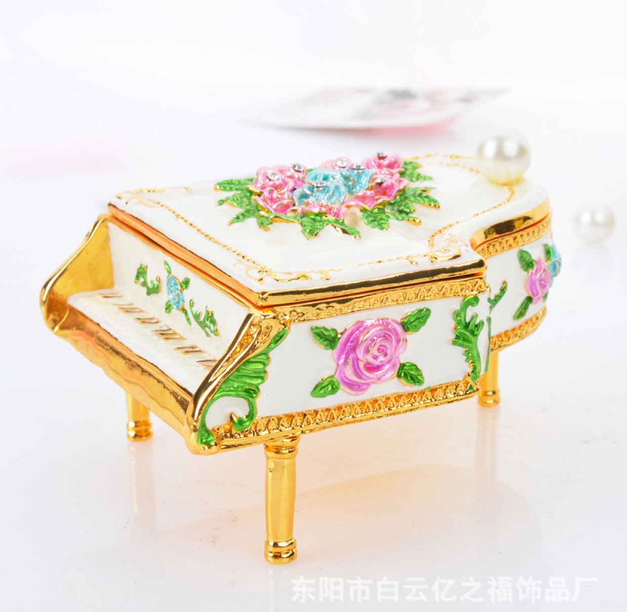 金属工艺品实物图