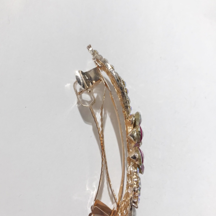 Plum blossom crystal hair clips are selling well at street stalls Specification image