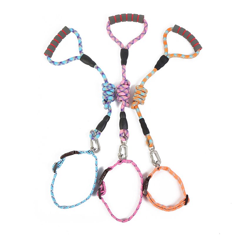Pet leashes for small and medium-sized dogs going out, anti-explosion dog leashes, dog leashes, hand leashes, dog chains, direct sales from the manufacturer detail image 1