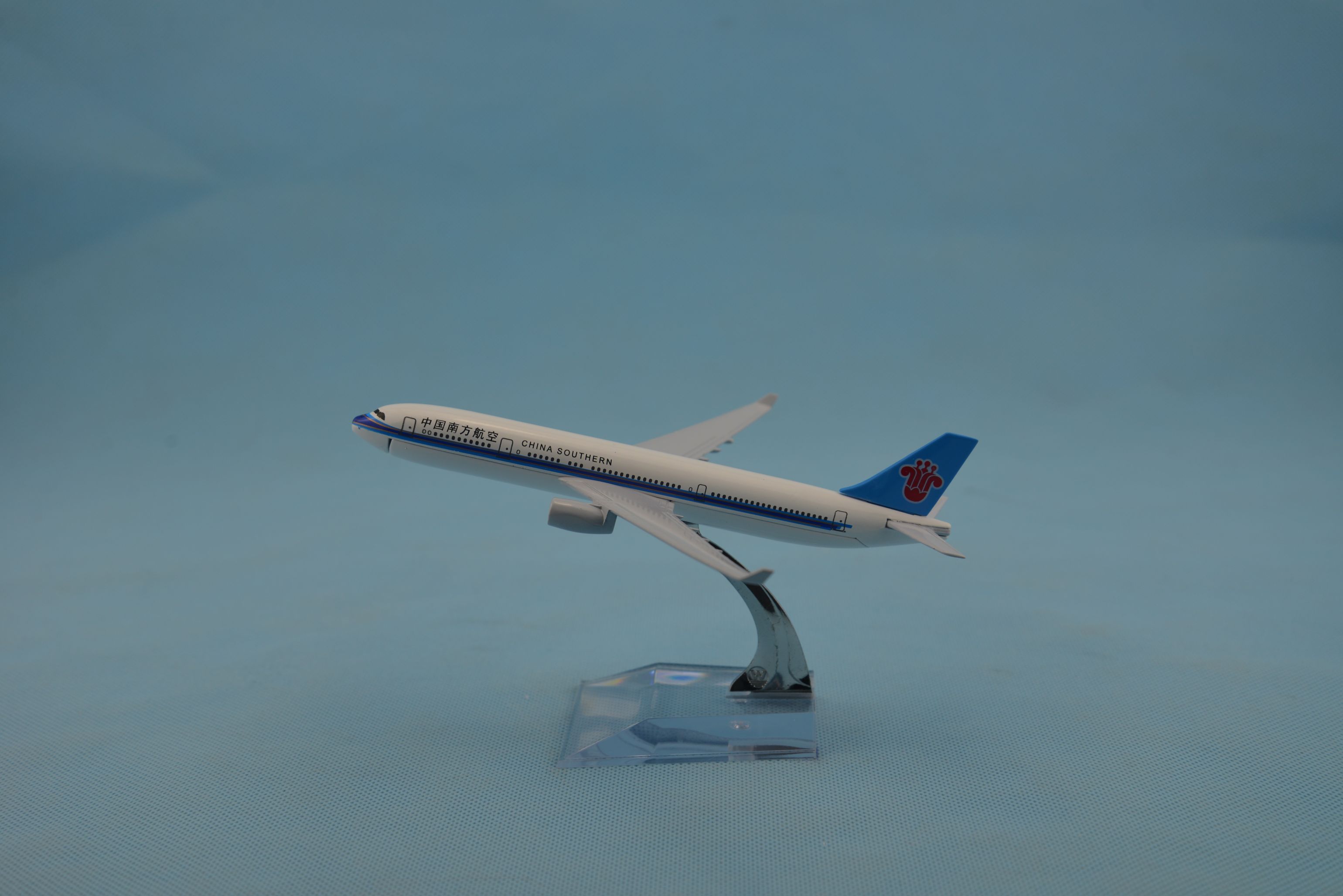 飞机模型(中国南方航空A330)合金飞机模型 金属 仿真飞机模型详情图1