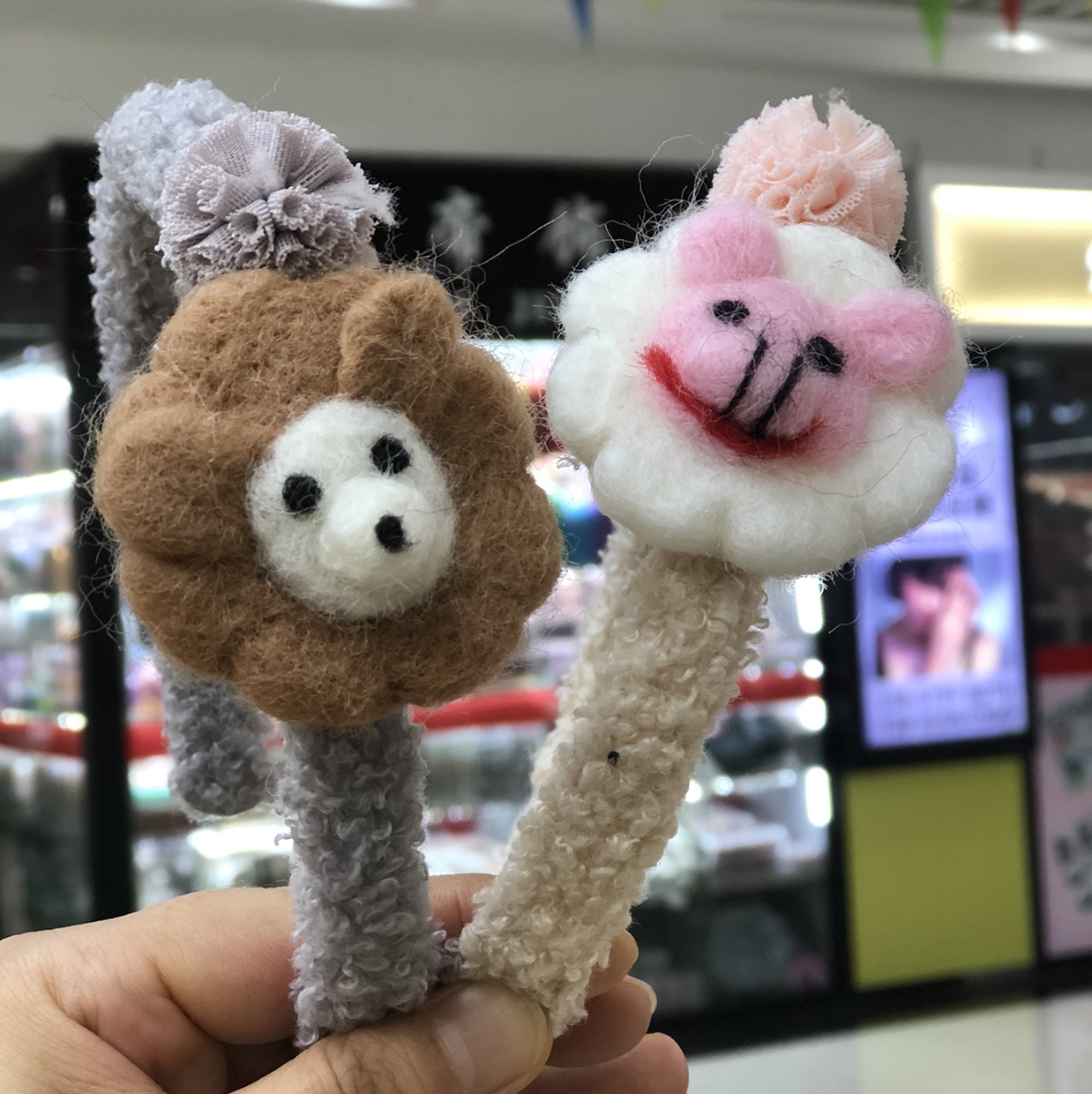 Korean version of the "Sprout Circle", Dongdaemun, South Korea, plush hair tie, hair band, children's cute cartoon furry hair band, face wash hair accessory Specification image