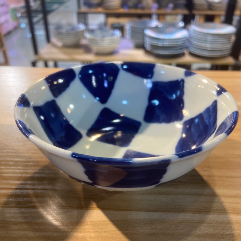 瓷器小碗蓝白图