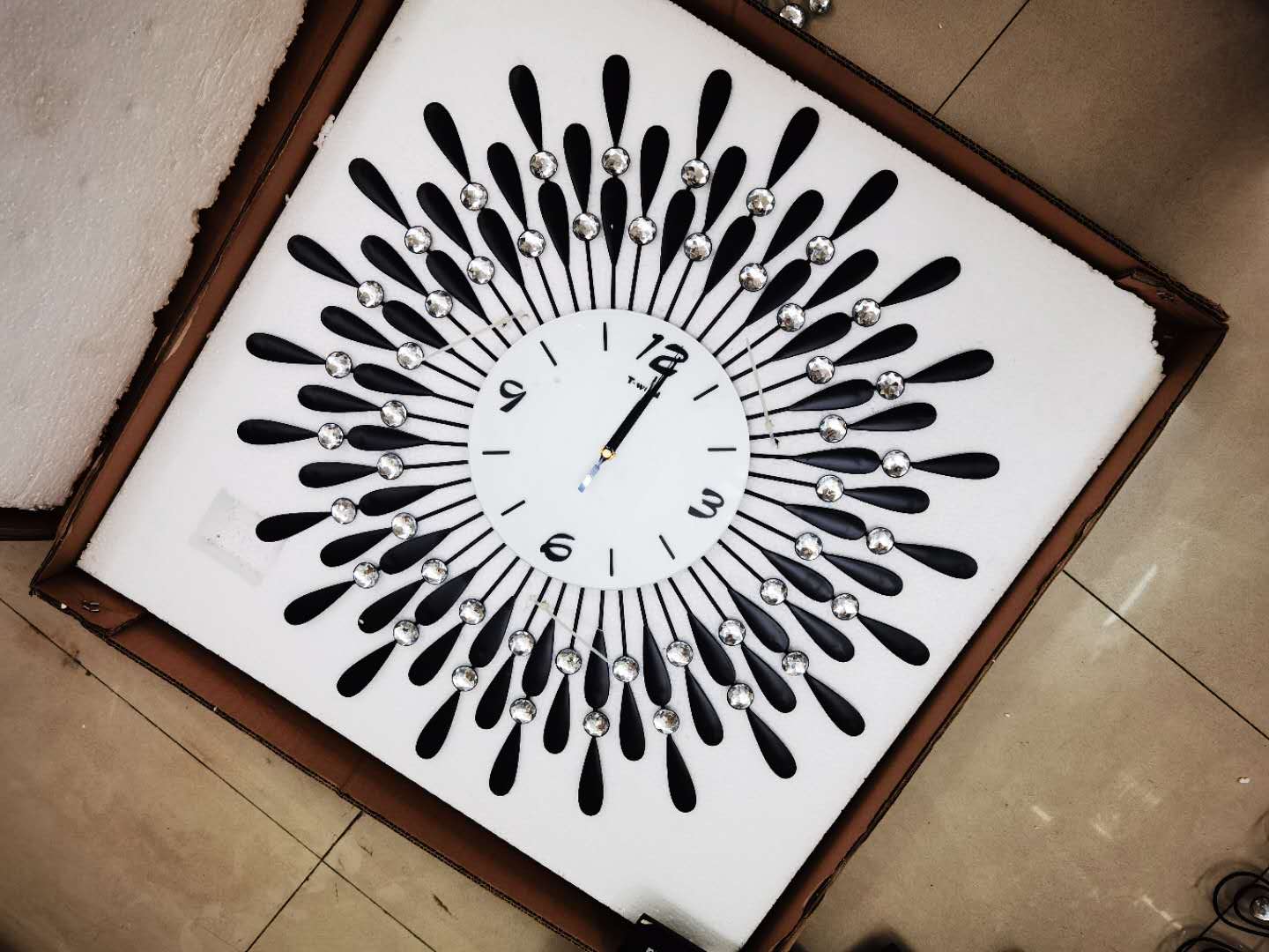 黑色水滴挂钟详情图1