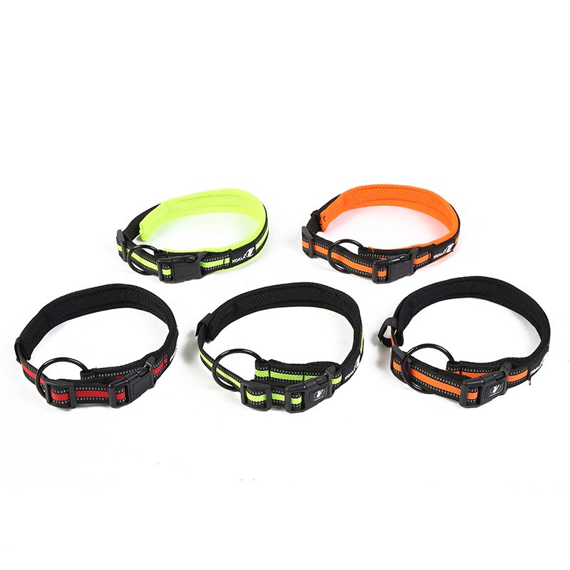 2020 new pet leash medium - sized dog explosion-proof charging dog leash seat belt dog leash thumbnail