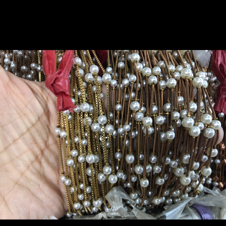 مصنوع من اللؤلؤ