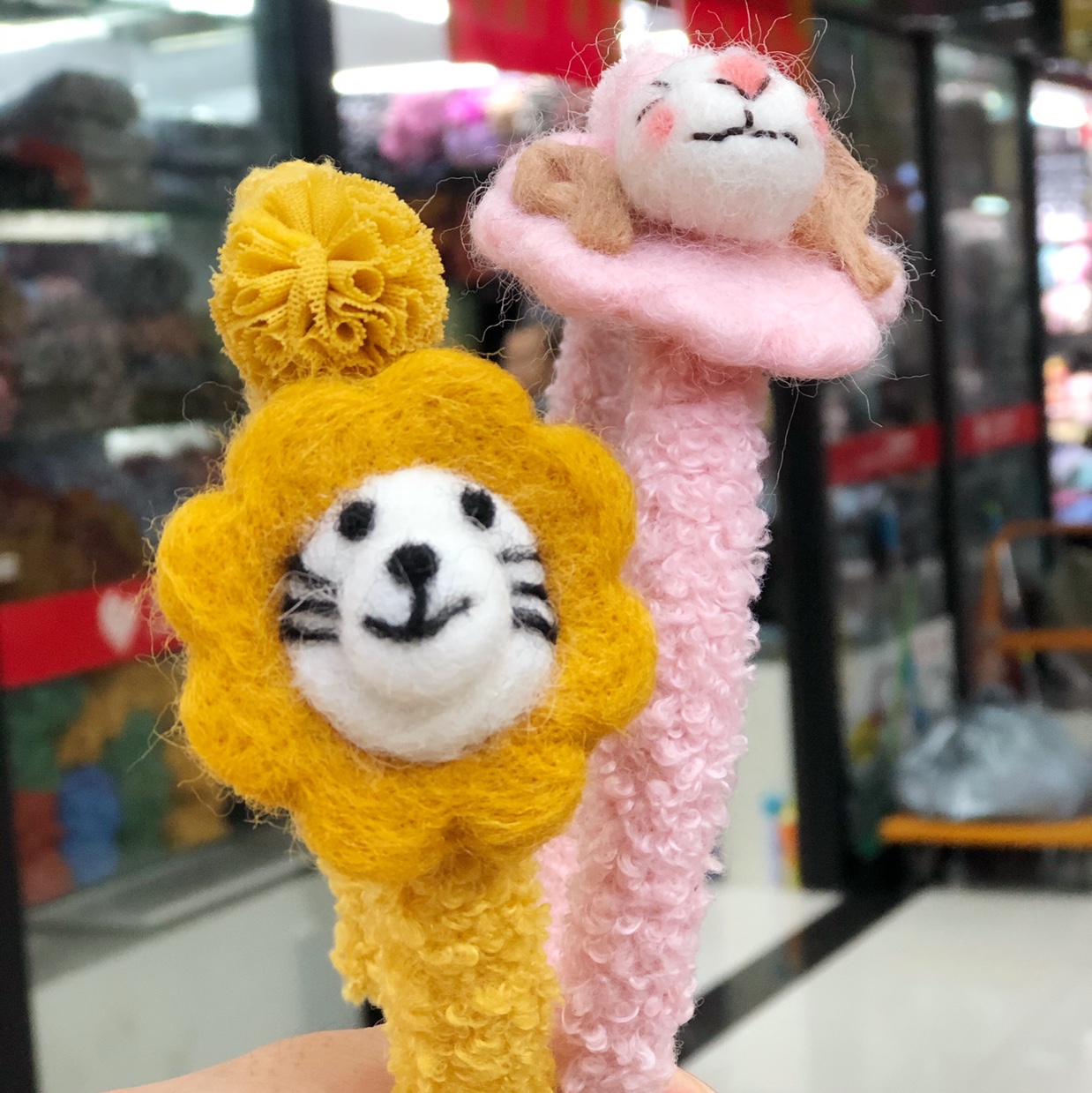 Korean version of the "Sprout Circle", Dongdaemun, South Korea, plush hair tie, hair band, children's cute cartoon furry hair band, face wash hair accessory Item Picture