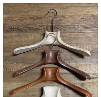10 high - grade non - slip clothes hanging wide shoulder seamless clothes hangers wholesale plastic suit clothes braces thumbnail
