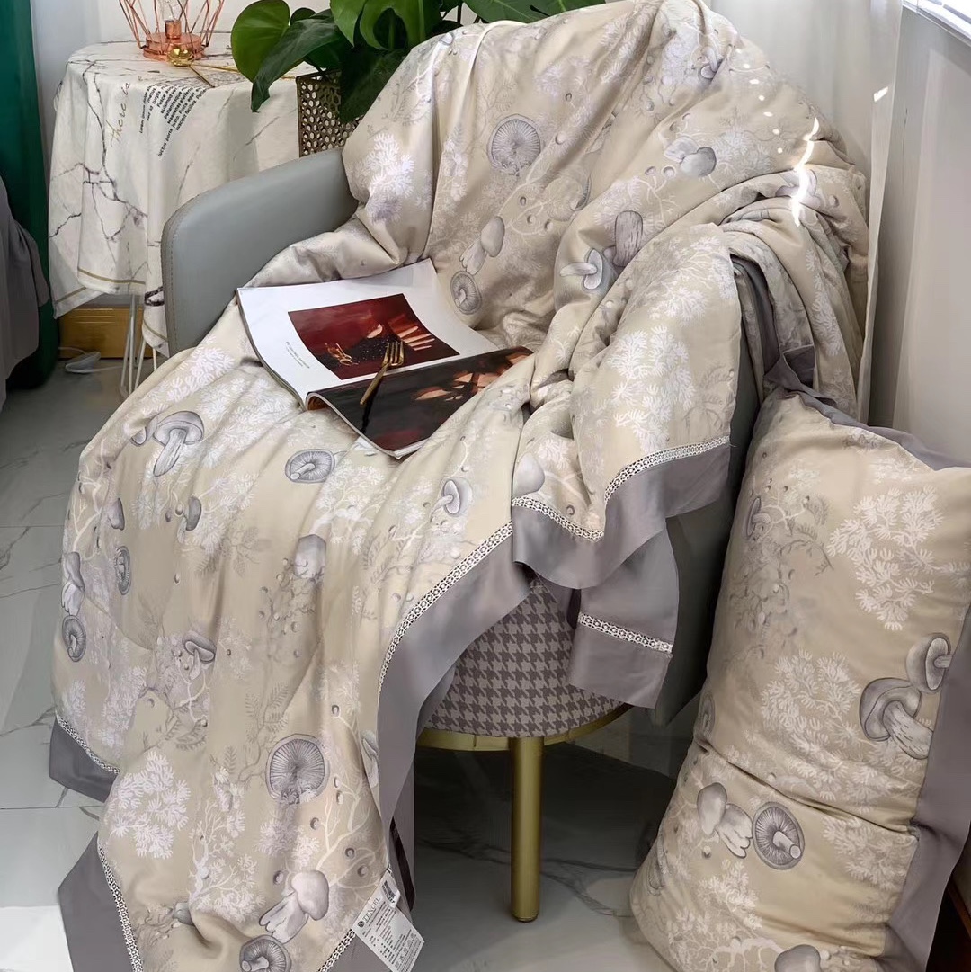 Austrian Tencel Hollowed-out Summer [Specification] Standard 200*230cm, Enlarged 220*240cm, 20 yuan more expensive ⚠ This product supports return and exchange. Good quality goods don't wait for you! Come on, those who understand the goods! undefined