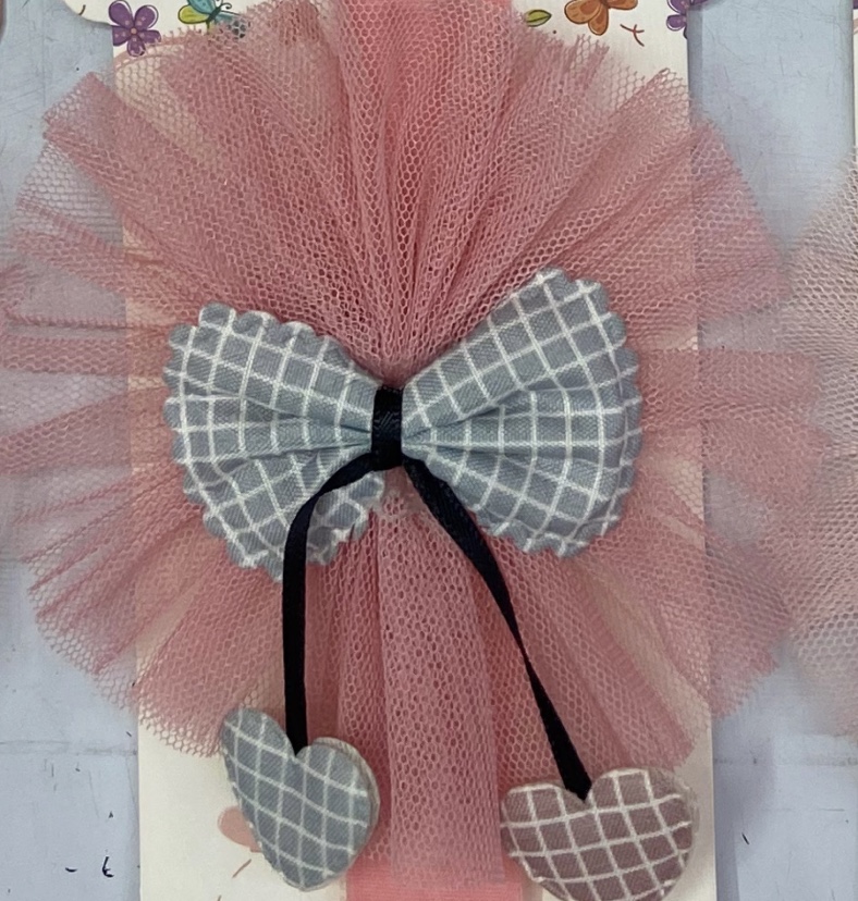 Children's bows are lovely headpieces thumbnail