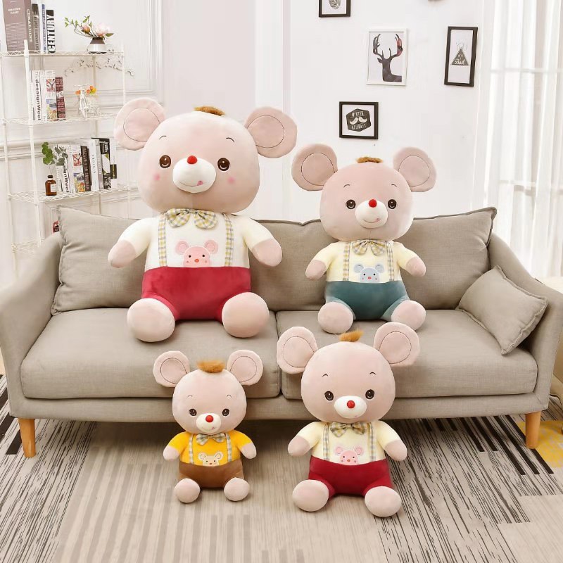 No. 3 carries a mouse