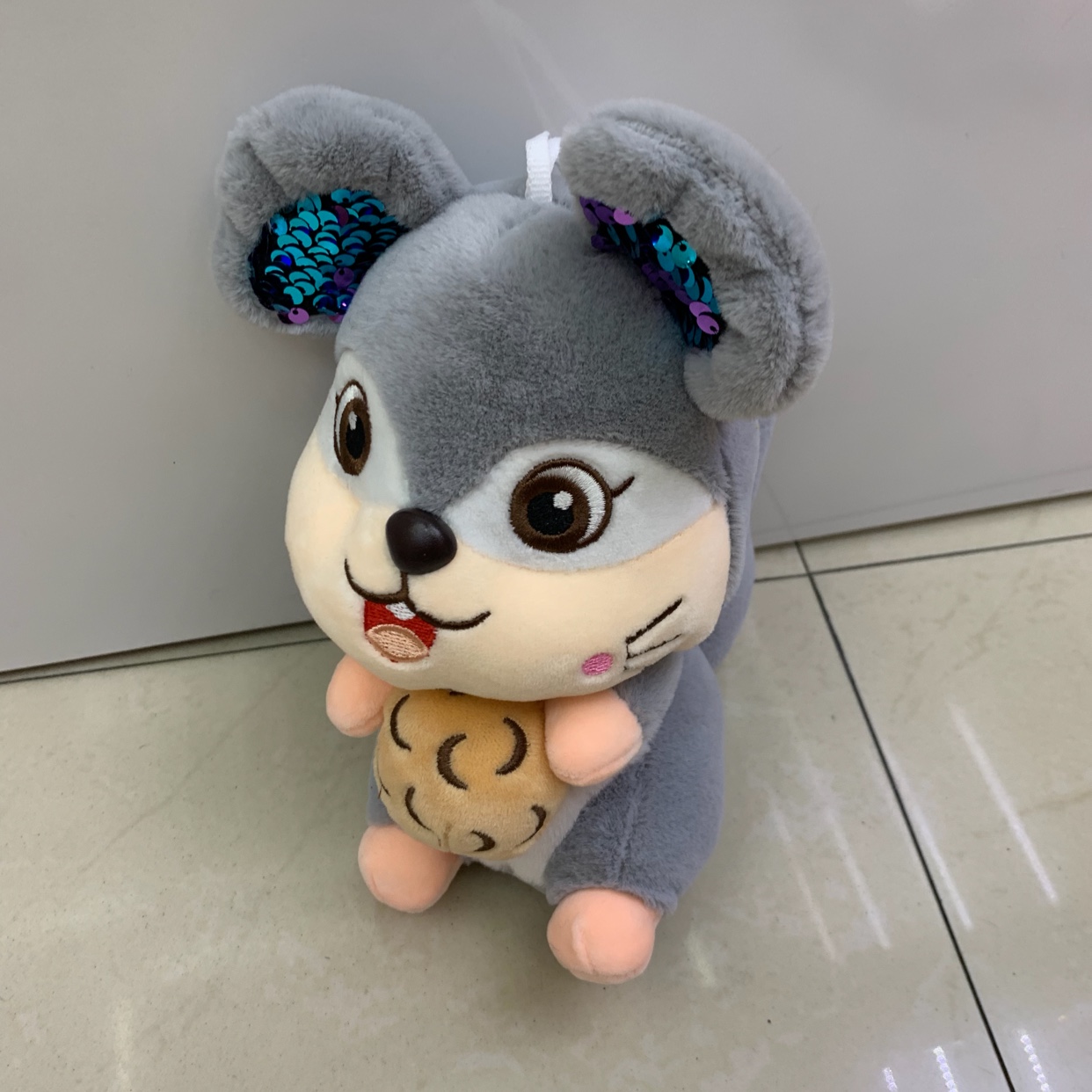 Wholesale of squirrel plush toys and plush figurines details Picture