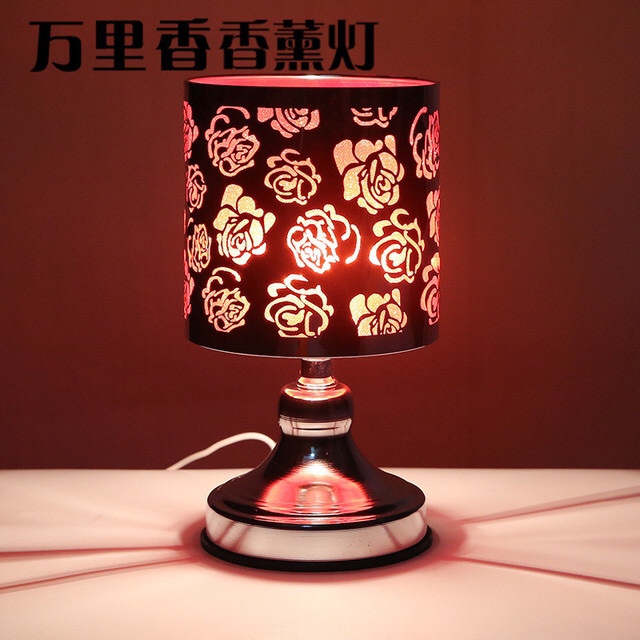 D-001 Stainless steel aroma lamp, a romantic and creative oil lamp for home use, helps you sleep in the bedroom Application Scenario