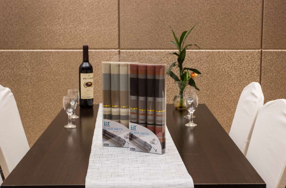 European-style placemats, Western placemats, four-piece gift box set, customizable placemats, pvc placemats, heat insulation pads, waterproof and heat-resistant manufacturer