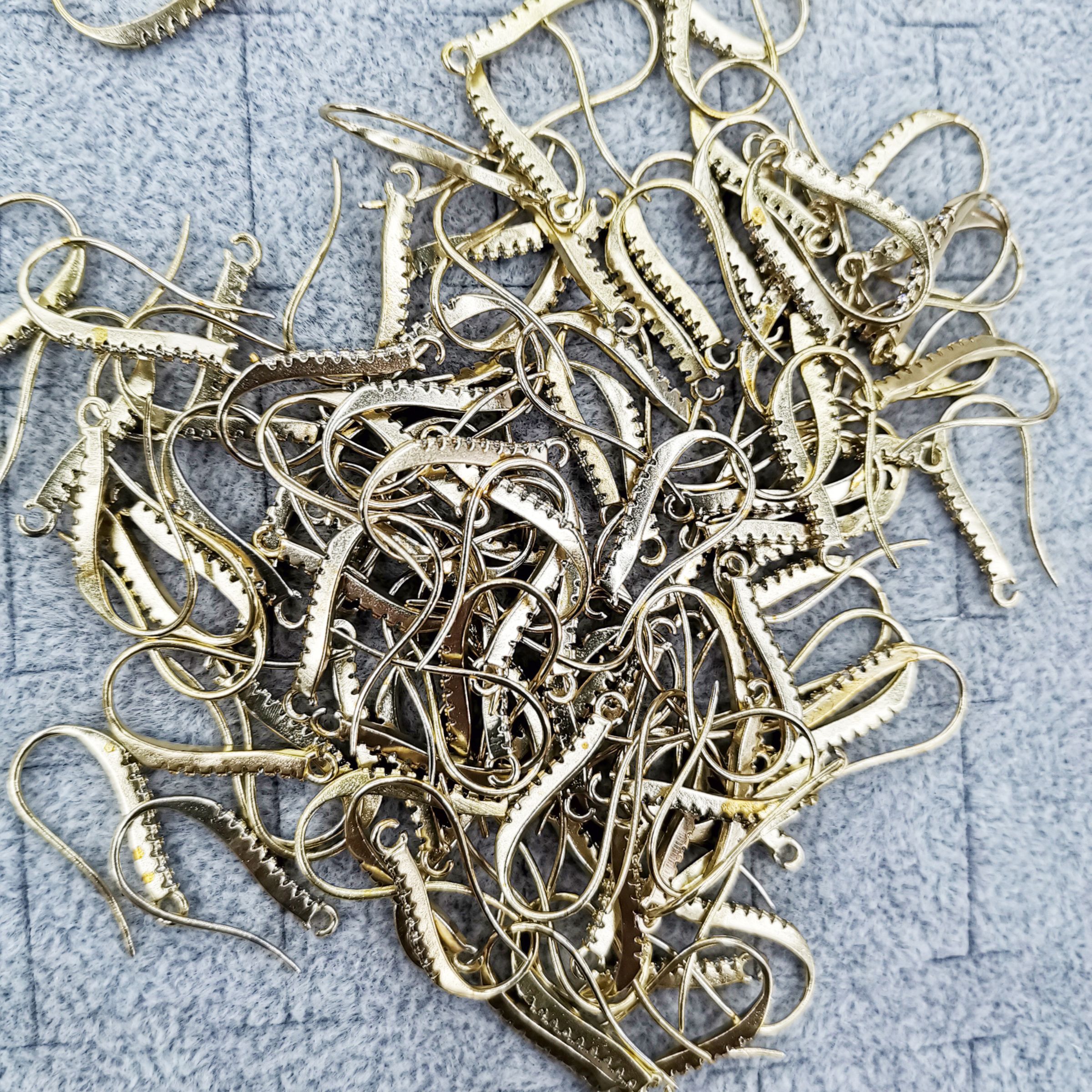 Copper inlaid zircon ear hook details Picture
