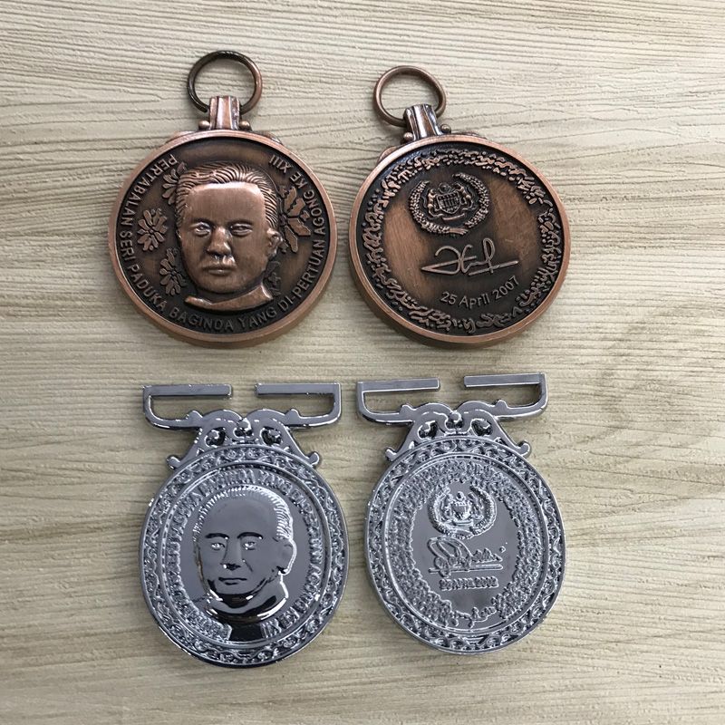 Factory direct sales of alloy badges, badges, brooches, pins, butterfly buckles, brooches, badges, MEDALS, plaques, handicrafts and pendants details Picture