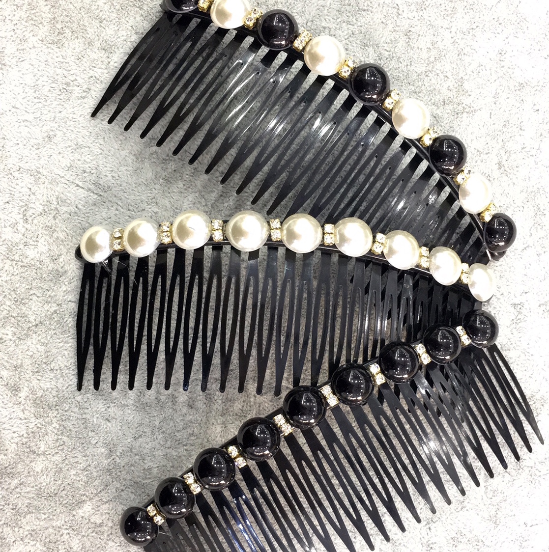 Korean Version Of The Fashion Trend Pearl Edge Comb, Fringe Comb, Hair Comb And Other Wholesale 20 Minimum Order details Picture