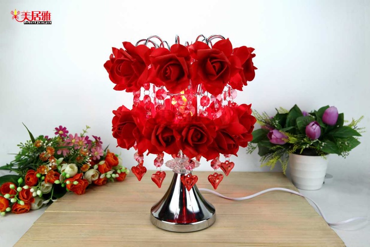 Rose heart-shaped sensing aroma lamp