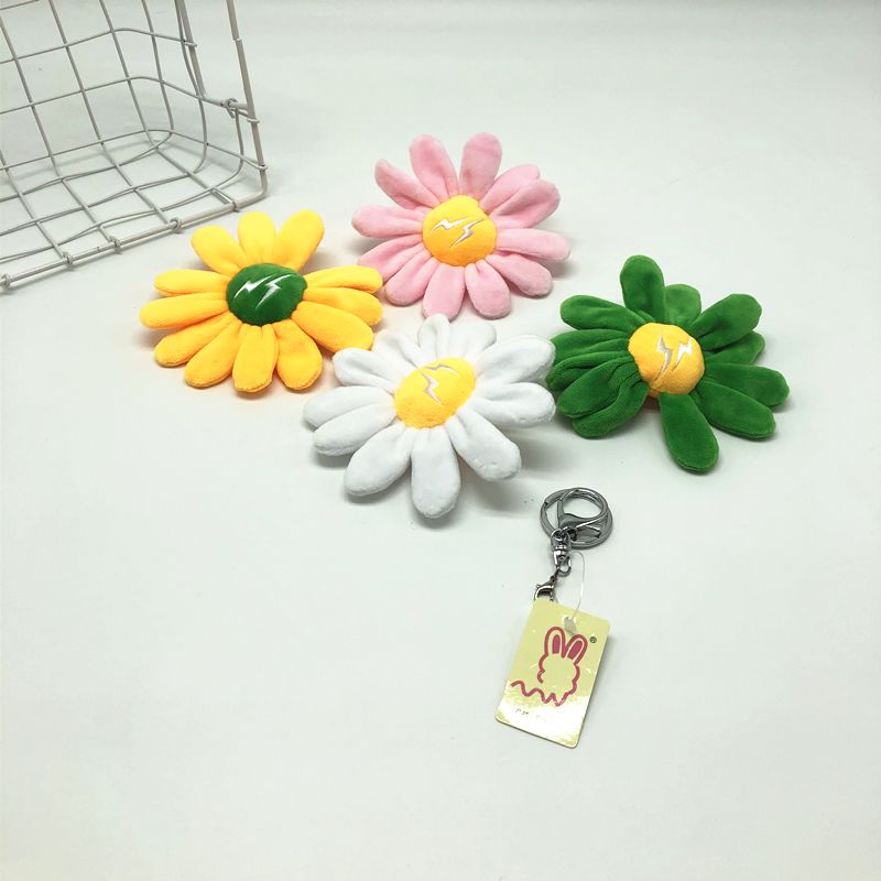 Hot style hot little Daisy stuffed toy key chain situation pendant gift for girls doll grabber