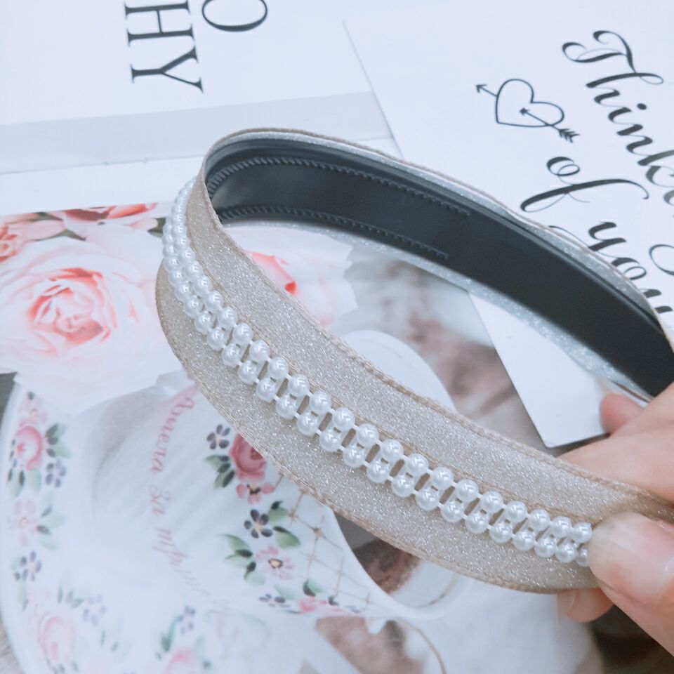 Fashion rhinestone hair bundle single hair accessories non-slip plastic face wash Korean version headband pearl headband female stall supply Specification drawing
