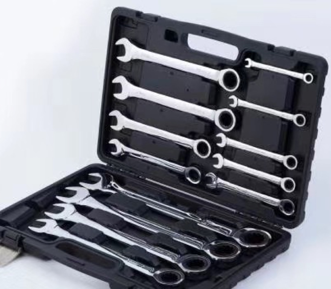 Adjustable ratchet wrench thumbnail