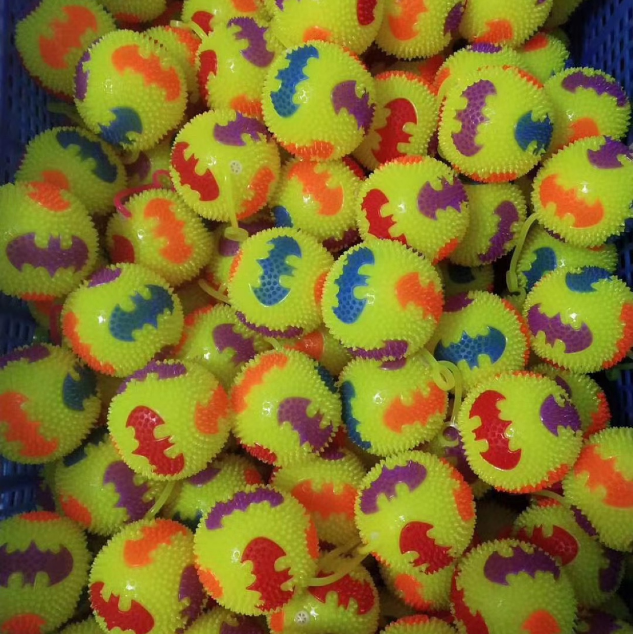 Flash voz fishbone dibujos animados patrón bola llamada bola silbato bola flash juguetes brillantes juguetes de puzzle details Picture