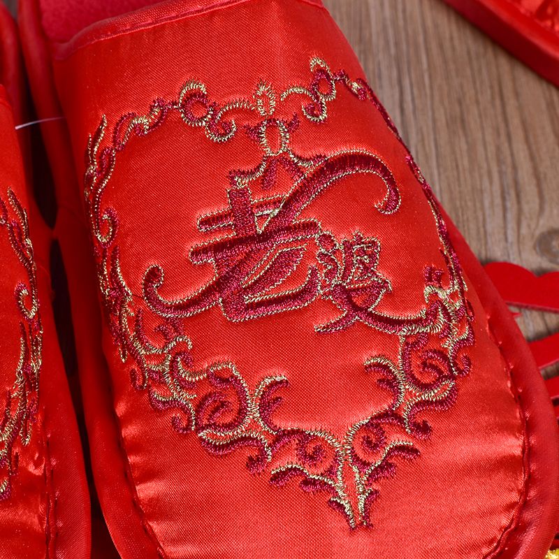 Wedding slippers with heart embroidery: Husband and wife's wedding slippers detail image 5