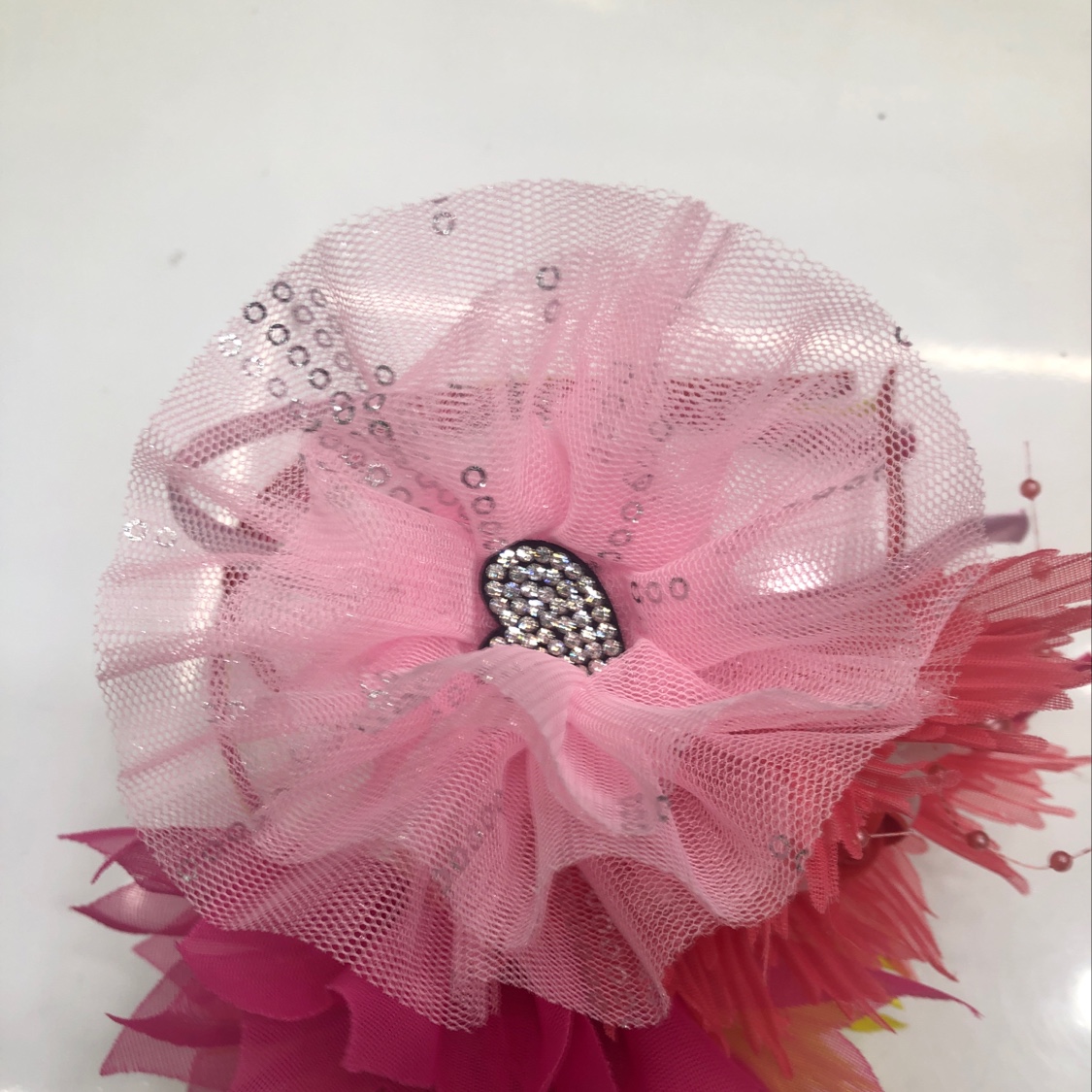 The head button flower is gorgeous and beautiful and super good to see all want. Buy it now thumbnail