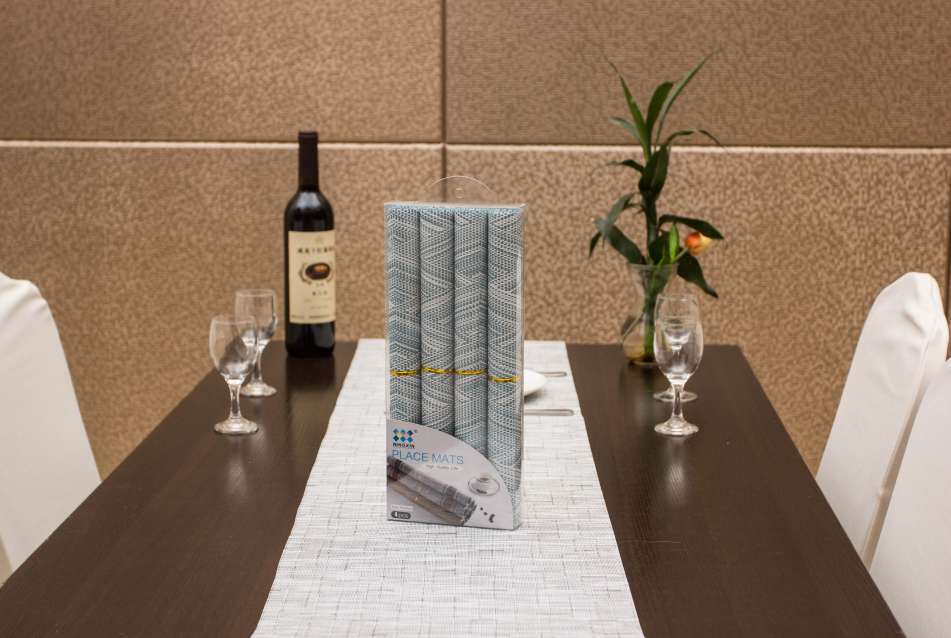 European-style placemats, Western placemats, four-piece gift box set, customizable placemats, pvc placemats, heat insulation pads, waterproof and heat-resistant manufacturer Specification image