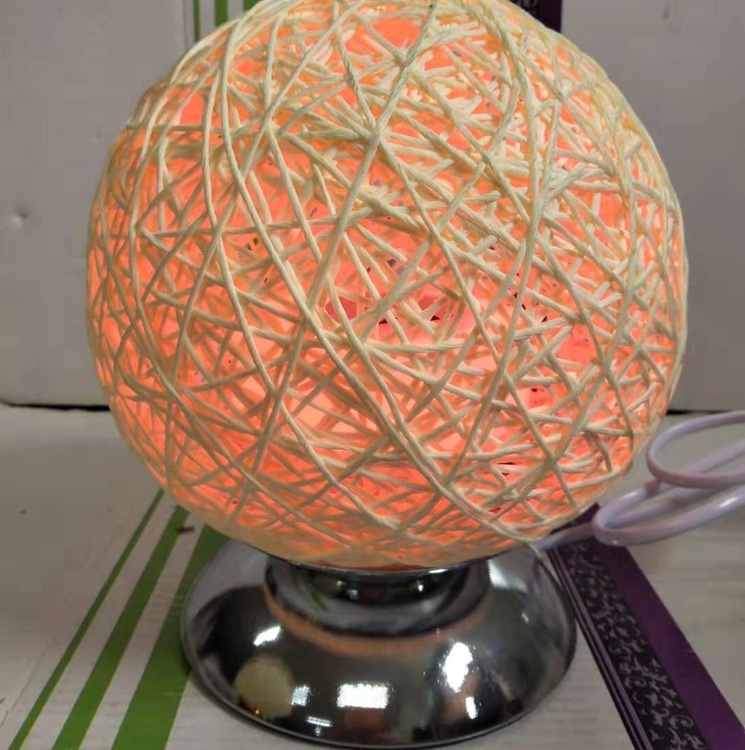 Simple and elegant hemp ball lamp