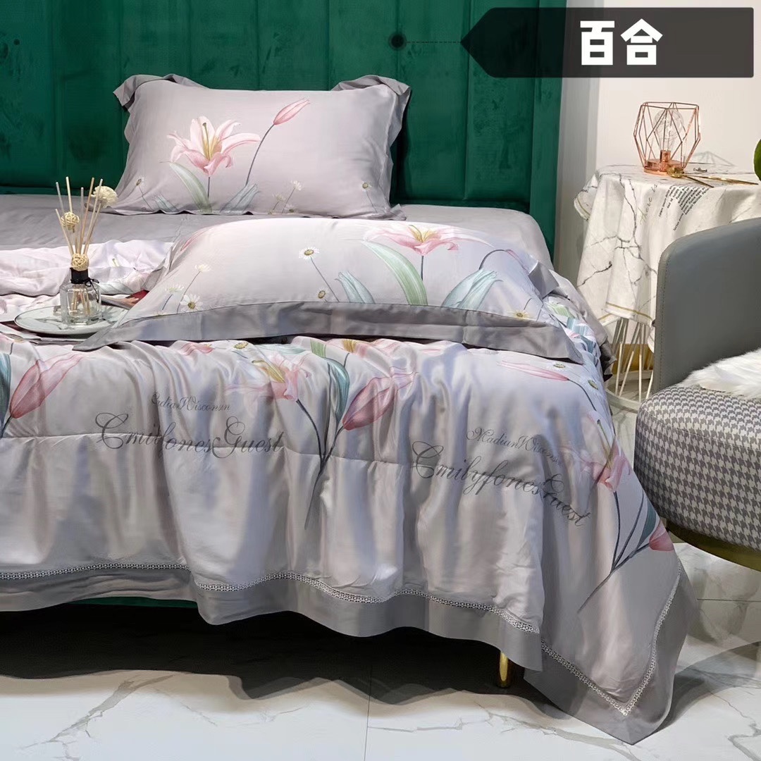 The 60s Tencel summer quilt features a hollowed-out design fabric that is smooth and soft, making it a bestseller Application Scenario