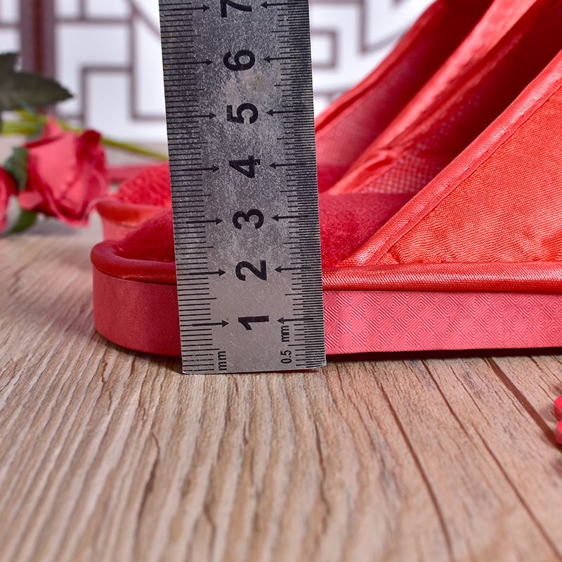 Wedding slippers with heart embroidery: Husband and wife's wedding slippers detail image 4