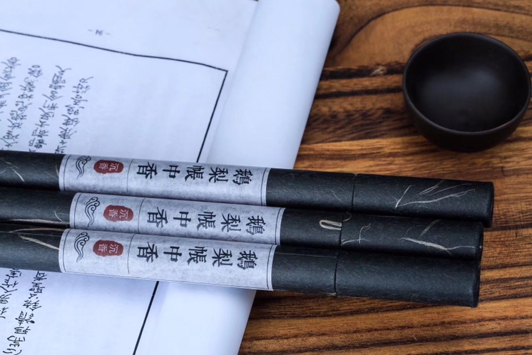 The incense sticks, incense sticks and incense in the goose pear tent are all made in accordance with ancient methods and formulas. They are made by blending pure natural goose pear juice with Cambodian agarwood, old mountain sandalwood and dragon's saliva in a certain proportion. qing Item Picture