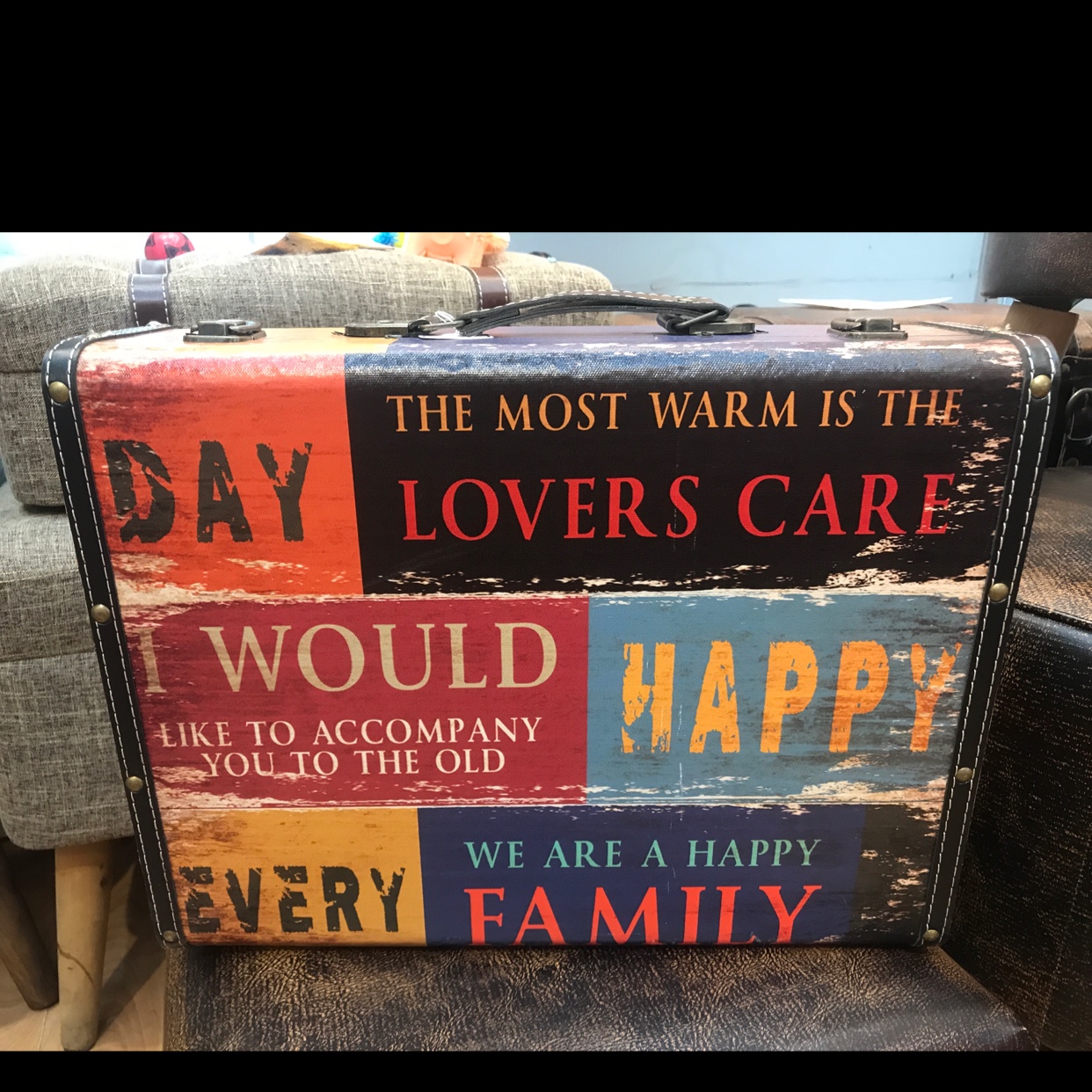 Vintage suitcase 11439