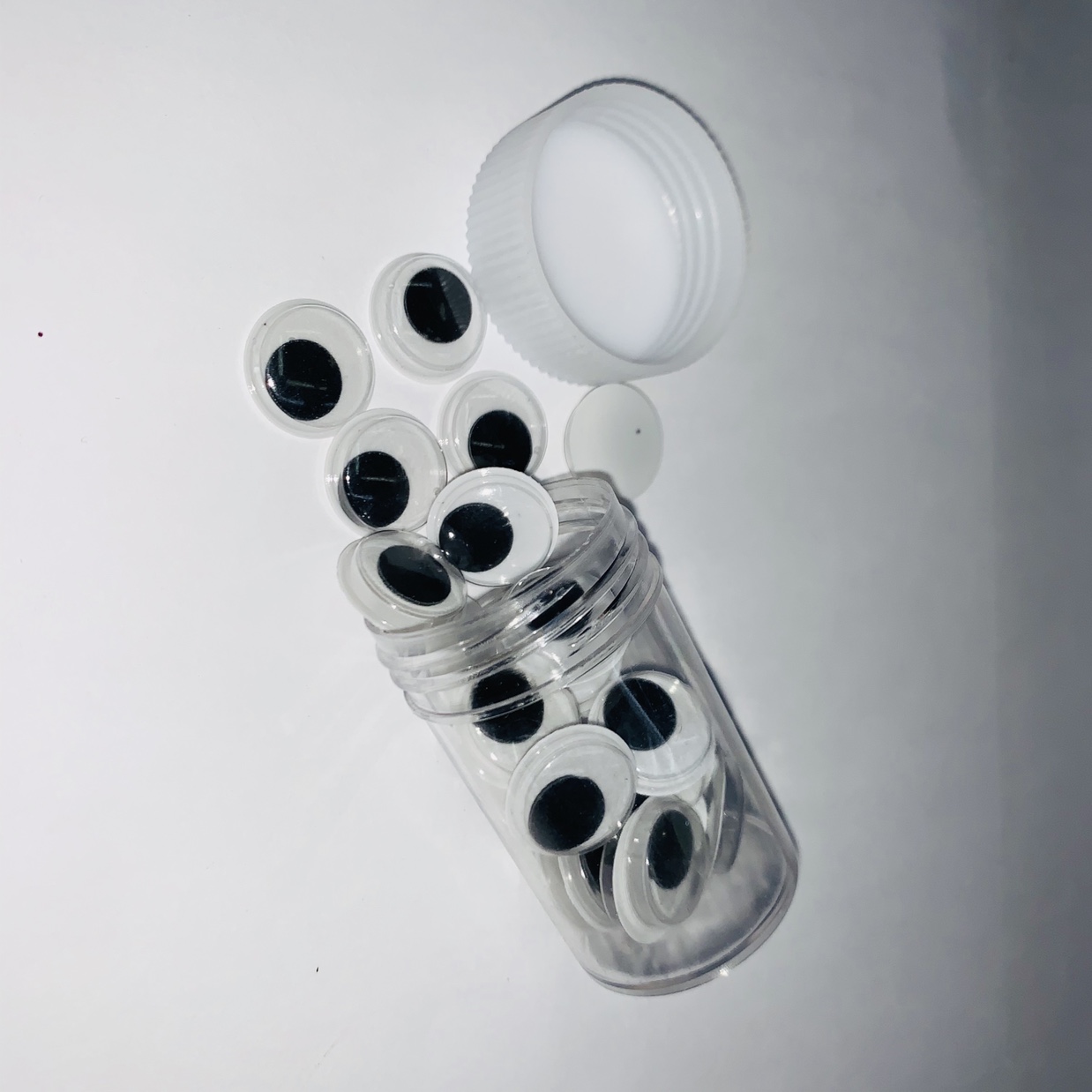 活动眼睛黑白