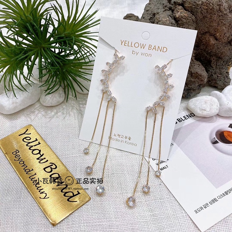 Purchasing personalized tassel water diamond ear bone clips and ear studs from Shin Dongdaemun, South Korea