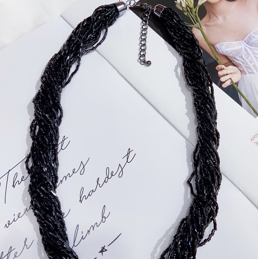 Bohemian style. Handcrafted rice beaded necklace. The color can be customized Application Scenario