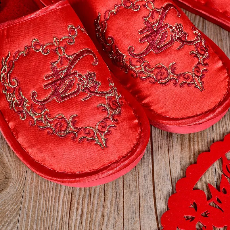 Wedding slippers with heart embroidery: Husband and wife's wedding slippers detail image 3