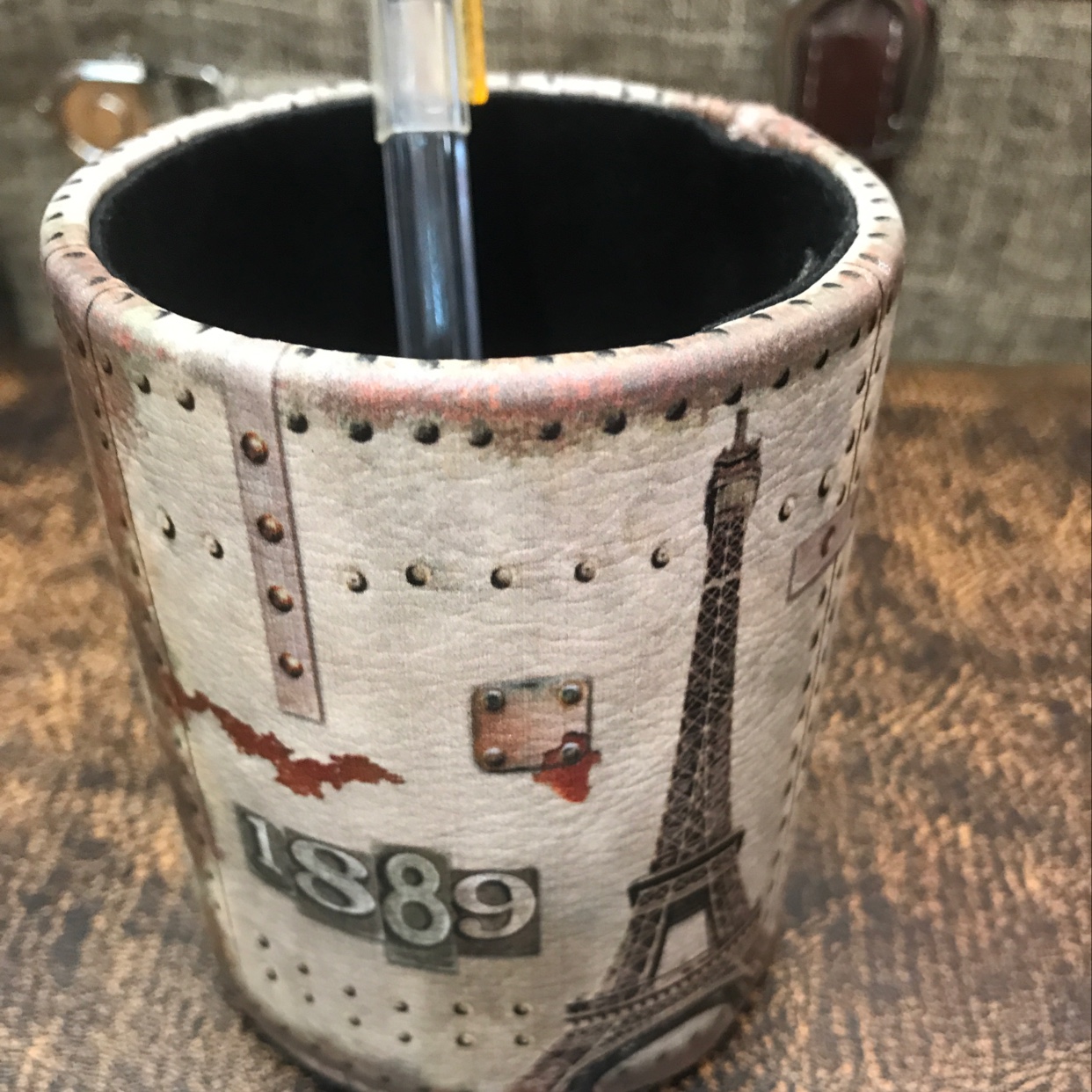 Retro pen holder 1 Specification image