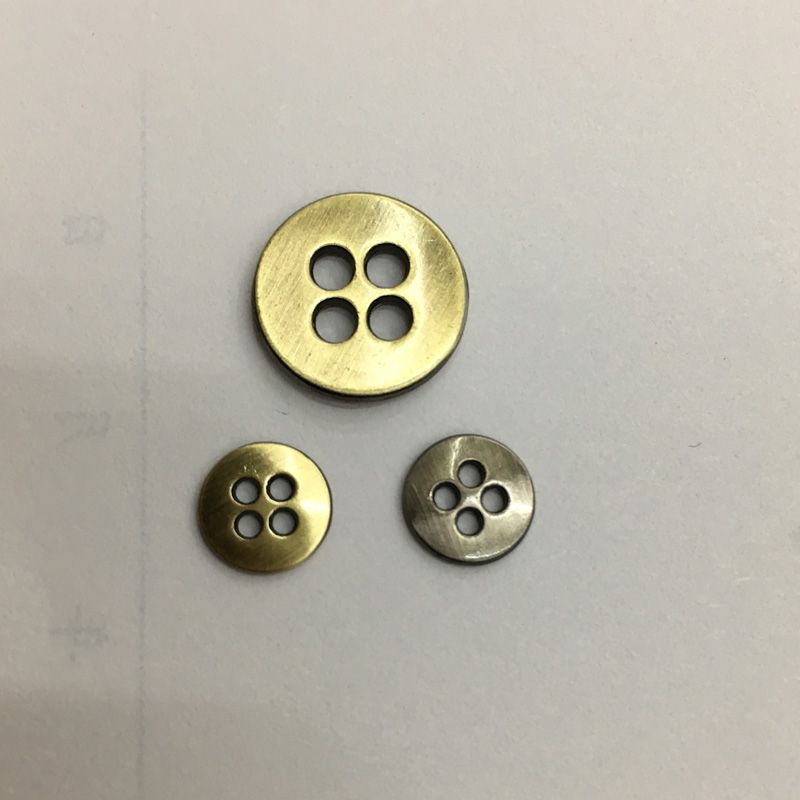 Factory direct sales of zinc alloy buttons, two-eye and four-eye buttons, high-end hardware four-piece buttons, jeans buttons and other clothing accessories Application Scenario