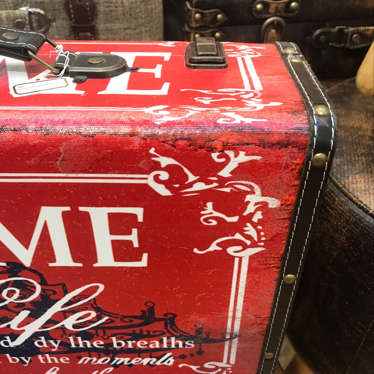 Vintage suitcase 11533 details Picture