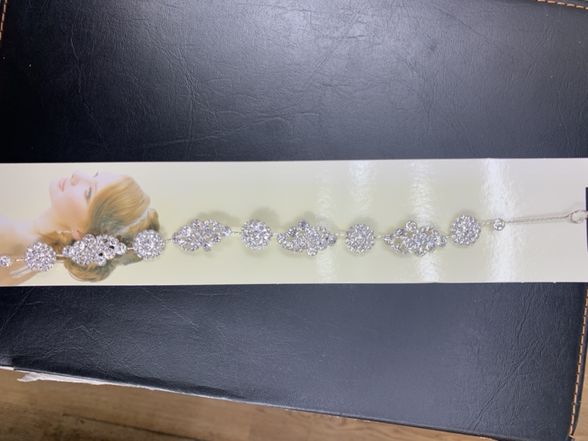 Round big diamond straight strip headpiece, bridal headpiece thumbnail