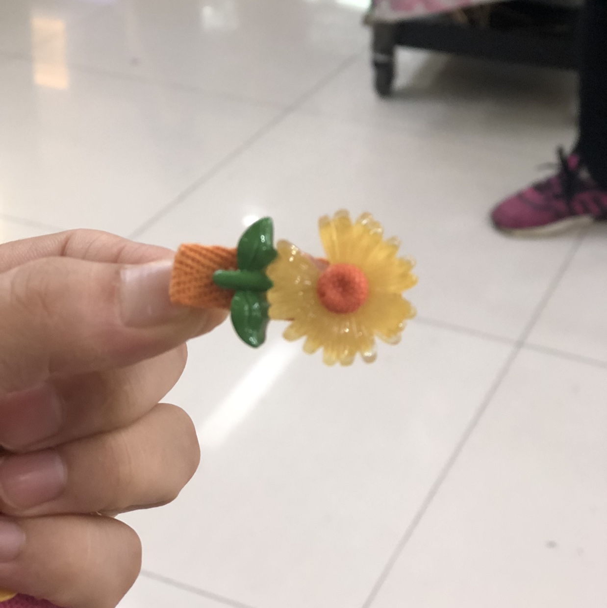 New candy-colored ring, Dongdaemun, South Korea plush hair tie, hair band, small chrysanthemum children's hair accessory edge clip details Picture