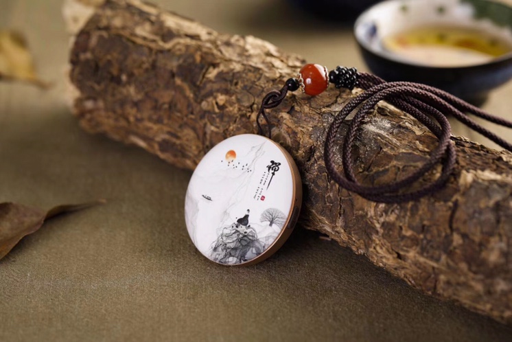 Product Name: Pendant New Buddhist Chanting Machine Material: ABS Natural Synthetic Material Built-in: Buddhist Music Supported: Memory Card Playback. We insist on originality and quality details Picture