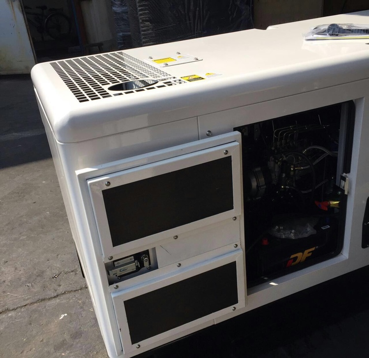 柴油发电机组30KVA潍柴股份柴油机组细节图