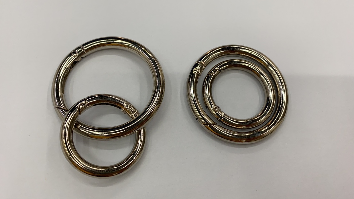 Spring buckle sizes and specifications are complete, and delivery is prompt. Application Scenario
